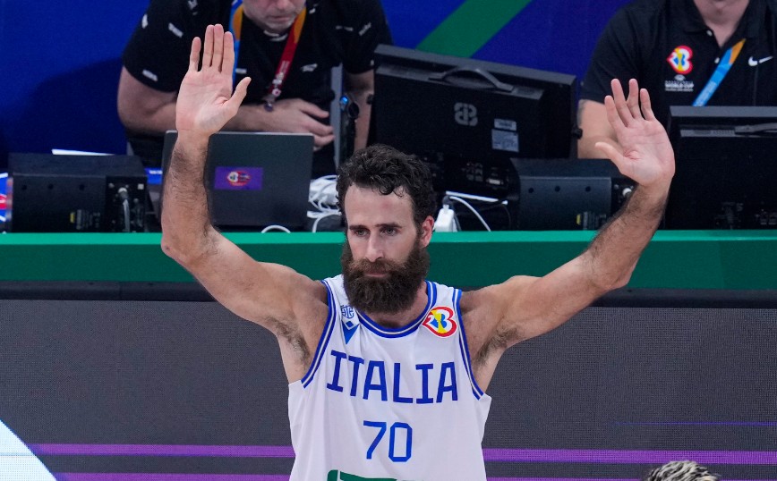 Μουντομπάσκετ: Έκλαψε ο Ντατόμε ακούγοντας τον ιταλικό ύμνο στο τελευταίο του παιχνίδι
