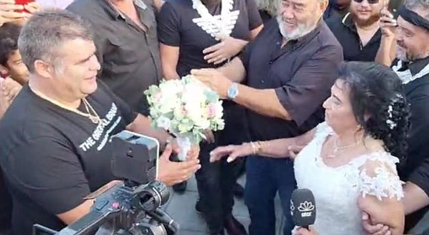 Ο έρωτας χρόνια δεν κοιτά στην Κρήτη: Παντρεύτηκαν η 82χρονη Παρασκιώ και ο 41χρονος Κωστής