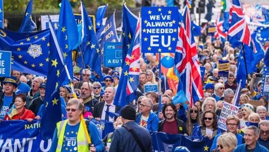 Μεγάλη διαδήλωση στο Λονδίνο για την επιστροφή της Μεγάλης Βρετανίας στην Ευρωπαϊκή Ένωση