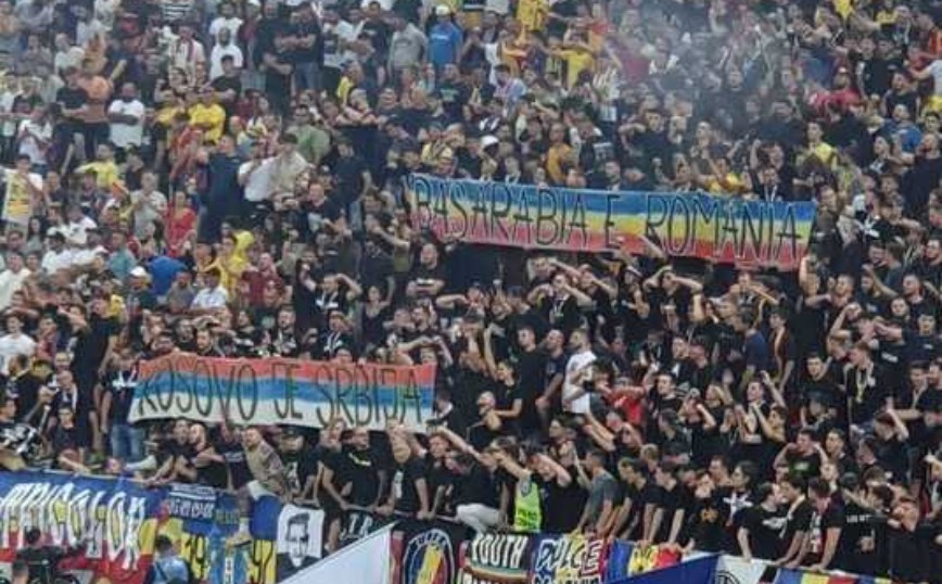 Προκριματικά Euro 2024: Διακοπή στο Ρουμανία – Κόσοβο λόγω ενός πανό για τη Σερβία