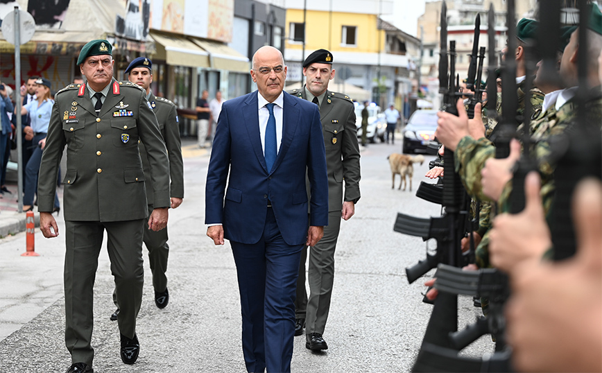 Δένδιας προς Βρετανό ομόλογό του: Η Ελλάδα σε συνεργασία με τους συμμάχους θα υπερασπιστεί την ελεύθερη ναυσιπλοΐα