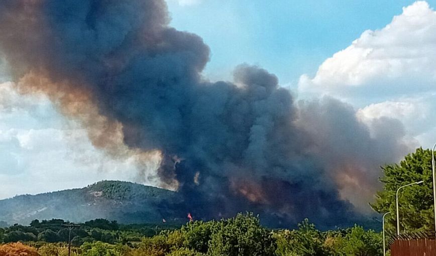 Μαίνεται η φωτιά στον Έβρο: Δεύτερο μήνυμα από το 112 για τη Λευκίμμη &#8211; Εκκενώστε την περιοχή