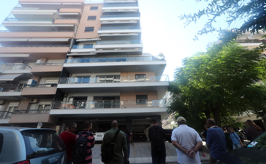 Κηδεύονται ο γυναικοκτόνος αστυνομικός και η 42χρονη πρώην σύζυγός του – «Ήταν ένας άγγελος», λέει η μητέρα του 38χρονου