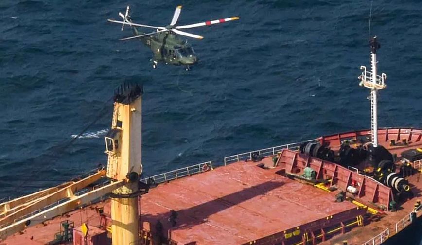 Ιρλανδία: Κατάσχεση ρεκόρ 2,2 τόνων κοκαΐνης – Καταδρομείς εισέβαλλαν σε πλοίο