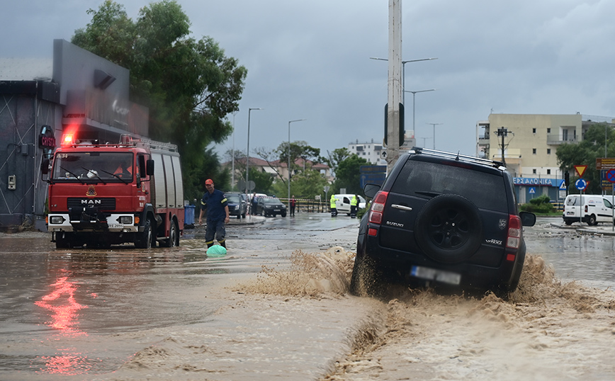 Συναγερμός στην Πυροσβεστική λόγω της κακοκαιρίας Daniel – Έχουν διασωθεί 1.881 άνθρωποι