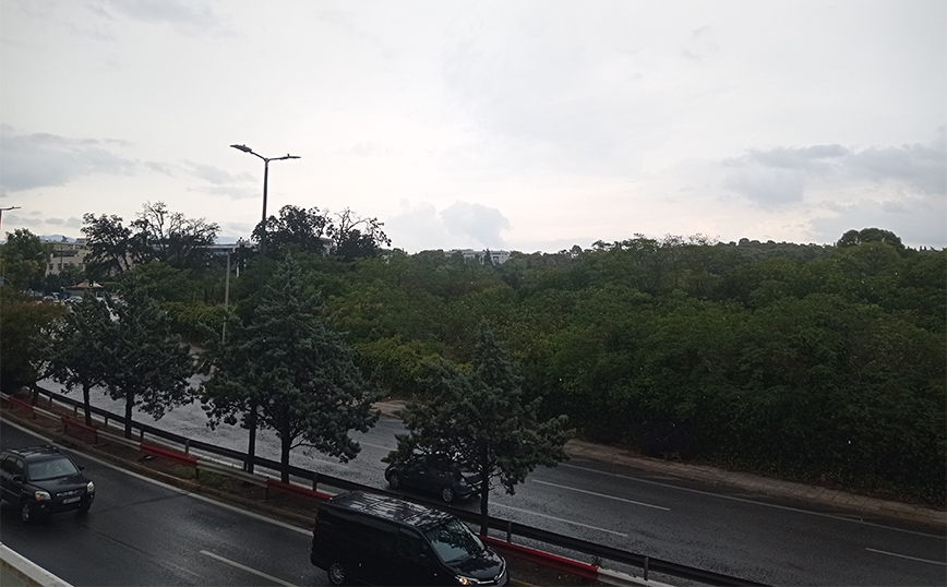 Η κακοκαιρία Daniel στην Αττική – Άρχισε να βρέχει στα βόρεια προάστια