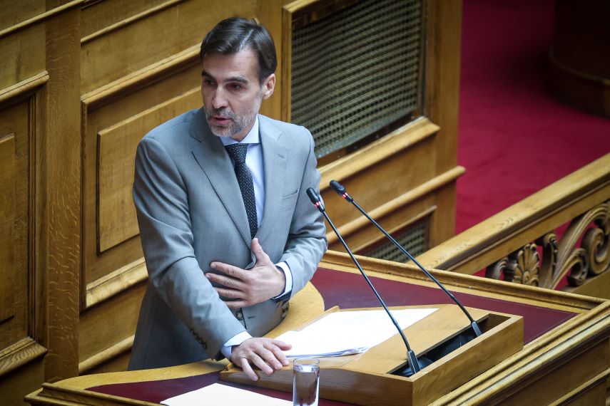 Είμαι διατεθειμένος να ακούσω το κόμμα Κασσελάκη, θα με ενδιέφερε και το ΠΑΣΟΚ, λέει ο ανεξάρτητος βουλευτής Χουρδάκης