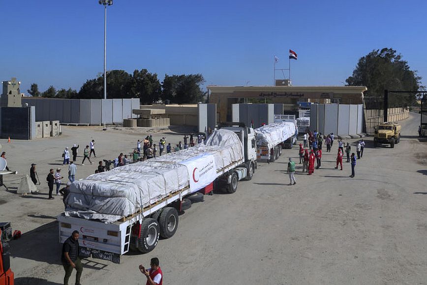 Πόλεμος στο Ισραήλ: Δεύτερο κομβόι με 14 φορτηγά ανθρωπιστικής βοήθειας εισήλθαν στη Γάζα
