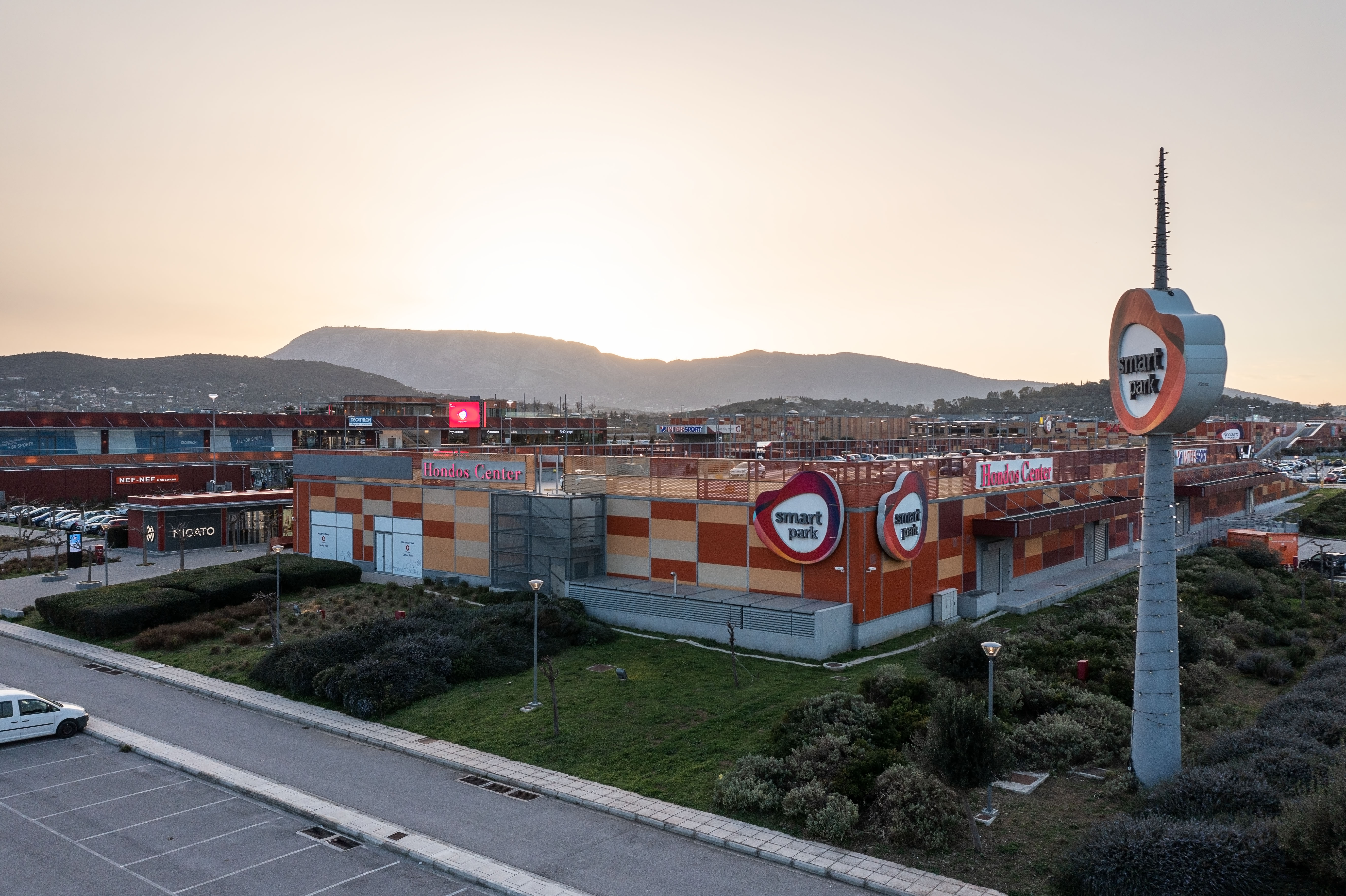 Υπεγράφη η συμφωνία μεταξύ Trade Estates ΑΕΕΑΠ και REDS A.E. για την απόκτηση του Smart Park