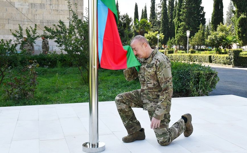 Ο πρόεδρος Αλίεφ ύψωσε τη σημαία του Αζερμπαϊτζάν στην πρωτεύουσα του Ναγκόρνο Καραμπάχ