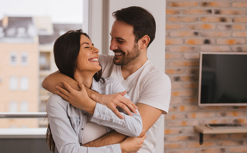 12 είδη οικειότητας που αξίζει να επενδύσεις στη σχέση σου
