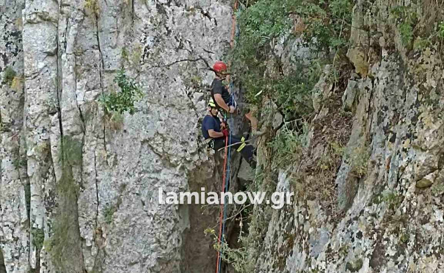 Ζευγάρι τουριστών εγκλωβίστηκε σε φαράγγι στον Γοργοπόταμο – Σε εξέλιξη πολύωρη επιχείρηση διάσωσης