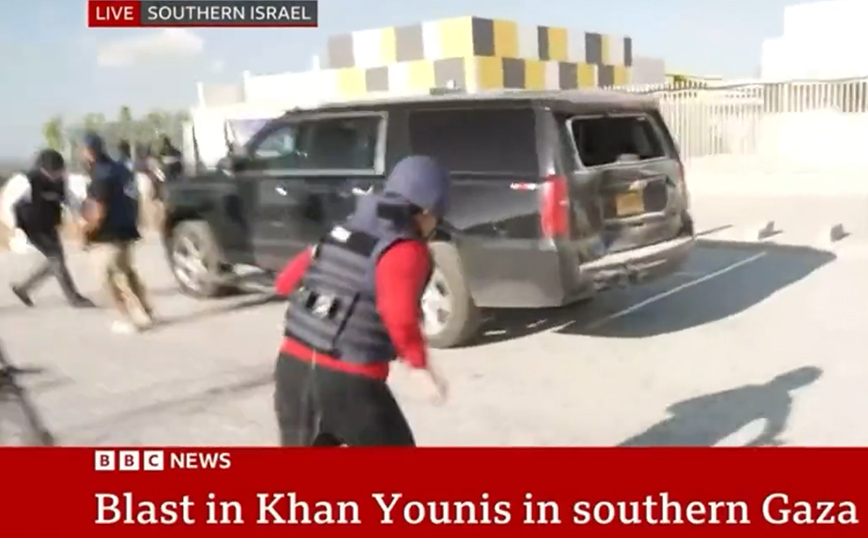 Πόλεμος στο Ισραήλ: Δημοσιογράφος του BBC άρχισε να τρέχει σε ζωντανή μετάδοση όταν χτύπησαν σειρήνες για ρουκέτες