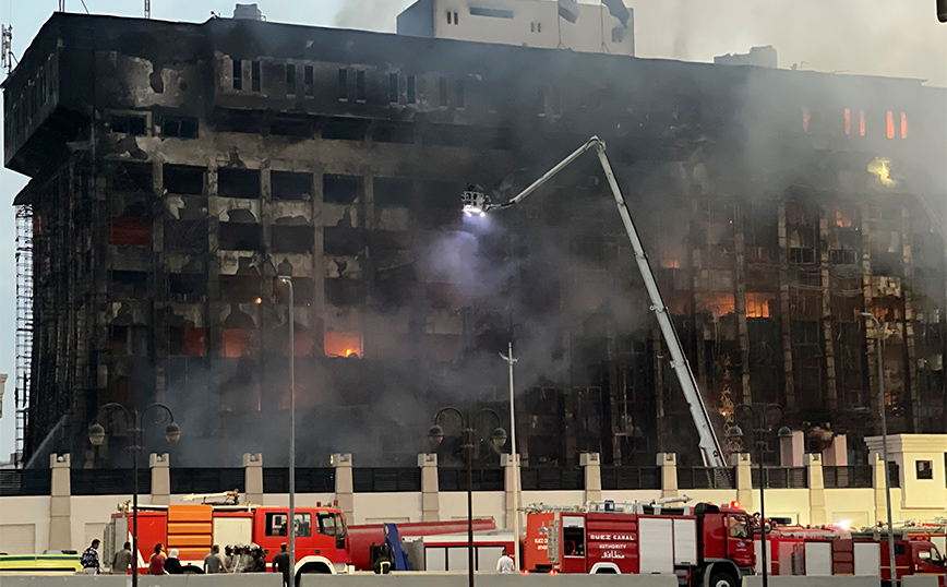 Τουλάχιστον 38 τραυματίες από πυρκαγιά σε κτίριο στη Διώρυγα του Σουέζ