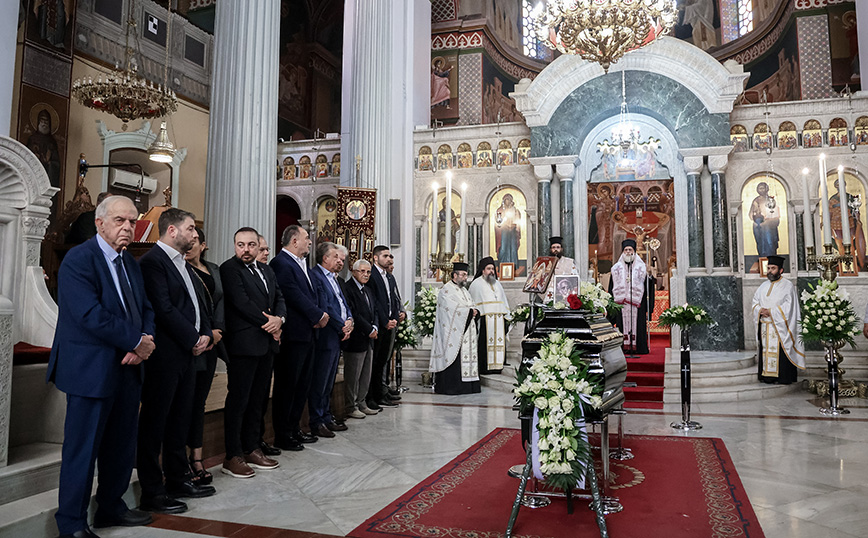 Κηδεία του Γιώργου Γραμματικάκη Κηδεία του Γιώργου Γραμματικάκη