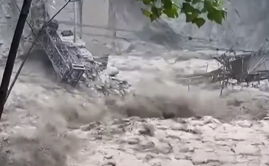 Συναγερμός μετά την υπερχείλιση λίμνης στα Ιμαλάια – Τουλάχιστον 40 νεκροί