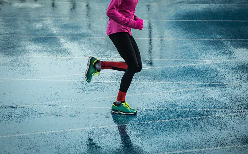 Tips για ασφαλές τρέξιμο τις βροχερές μέρες