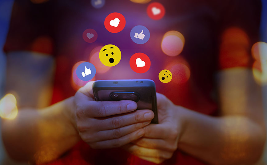 Στο Messenger φτιάχνουν ακατάλληλα emoji με την τεχνητή νοημοσύνη της Meta – Ο Καρλ Μαρξ με στήθος και ο Sonic έγκυος