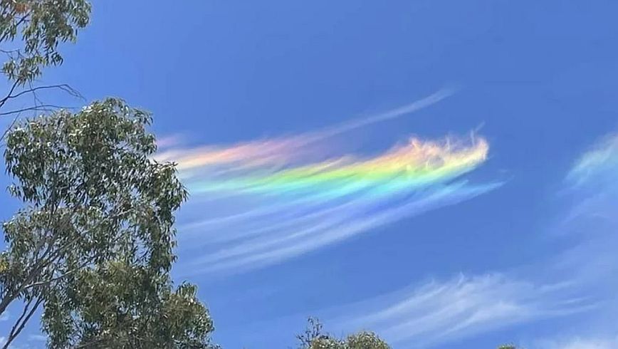 Δείτε εντυπωσιακές εικόνες από ένα σπάνιο σύννεφο ουράνιου τόξου που εμφανίστηκε στην Αυστραλία