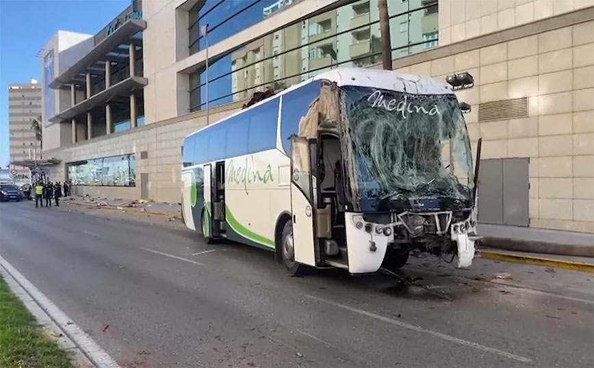 Λεωφορείο στην Ισπανία έπεσε πάνω σε περαστικούς – Τρείς νεκροί