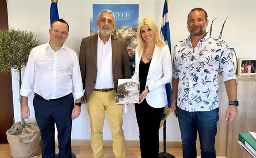 Συνάντηση της Έλενας Ράπτη με τον Πρόεδρο της ΕΟΟΑ Νικόλαο Κόντο και τον αναπληρωτή ταμία Μάνο Ρουμελιωτάκη