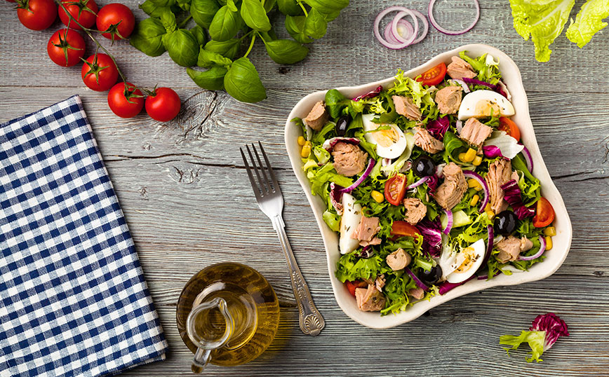 Σαλάτα με τόνο Σαλάτα με τόνο