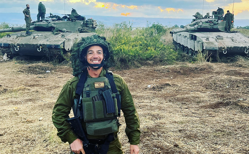 Ο σωματοφύλακας της Τέιλορ Σουίφτ και η επιστροφή στο Ισραήλ για να πολεμήσει τη Χαμάς