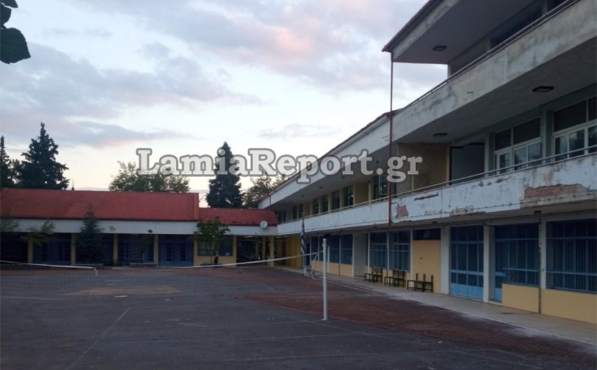 Σε κτήριο – ερείπιο κάνουν μάθημα δεκάδες μαθητές στην Υπάτη – Κραυγή αγωνίας για το σχολείο που πέφτουν σοβάδες