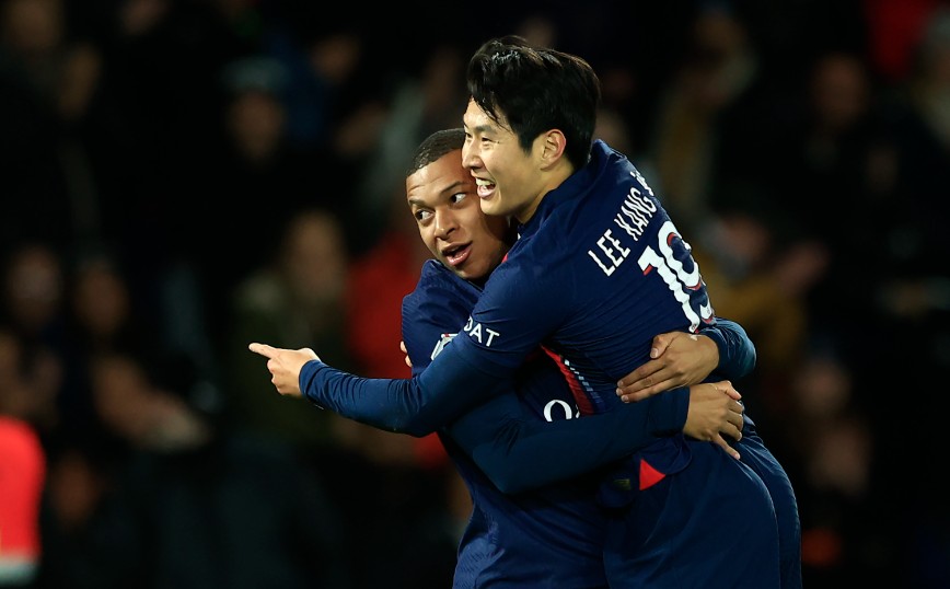 Champions League: Με πέναλτι στο 98′ έμεινε ζωντανή η Παρί, προκρίθηκαν Ντόρτμουντ, Μπαρτσελόνα, Ατλέτικο, Λάτσιο