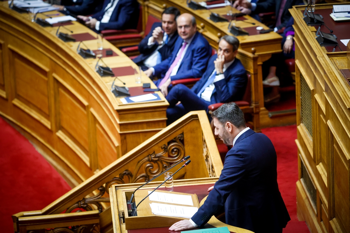 Οι πρώτες τροχιοδεικτικές βολές Μητσοτάκη σε Ανδρουλάκη