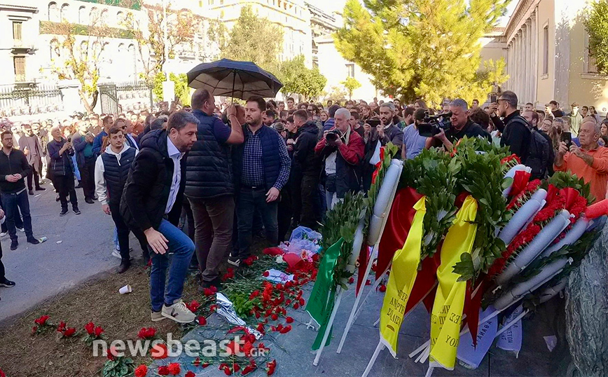 Πέταξαν καφέδες στον Νίκο Ανδρουλάκη στο Πολυτεχνείο – Δείτε βίντεο και φωτογραφίες