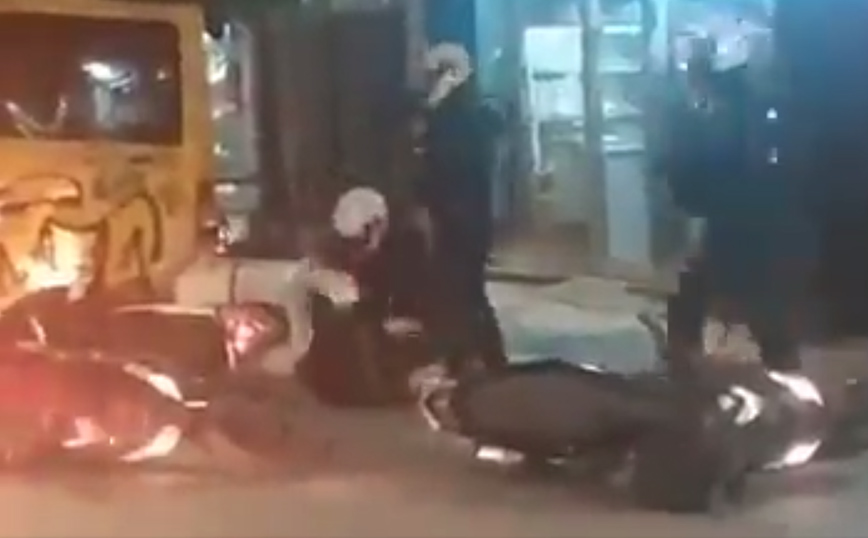 Εισαγγελική έρευνα για τον ξυλοδαρμό διαδηλωτή από αστυνομικούς στην πλατεία Βικτωρίας
