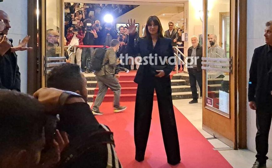 Εκθαμβωτική η Μόνικα Μπελούτσι περπάτησε στο κόκκινο χαλί του 64ου Φεστιβάλ Κινηματογράφου Θεσσαλονίκης