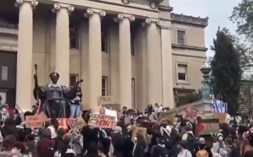 Το πανεπιστήμιο Columbia αναστέλλει τη λειτουργία φοιτητικών συλλόγων που ζήτησαν κατάπαυση του πυρός στη Γάζα