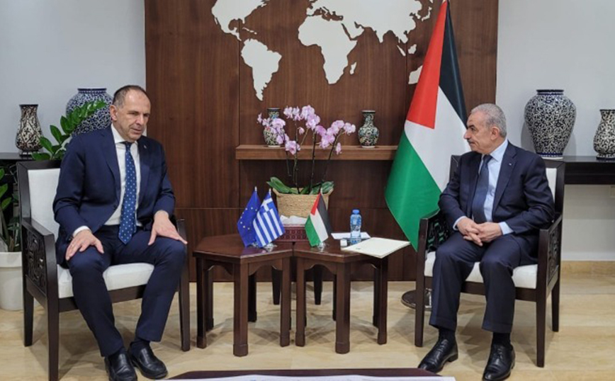 Ο Γιώργος Γεραπετρίτης συζήτησε με τον Παλαιστίνιο ομόλογό του τους τρόπους συμβολής της χώρας μας στη Λωρίδα της Γάζας