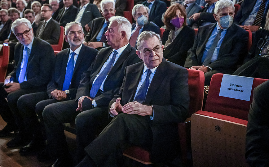 Ένα 24ωρο κράτησε το «φλερτ» Κουμουνδούρου και Χαριλάου Τρικούπη &#8211; Οι εμπρηστικές δηλώσεις εκατέρωθεν