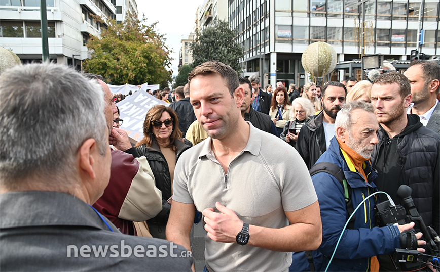 Ο Στέφανος Κασσελάκης στην απεργιακή συγκέντρωση των αυτοαπασχολούμενων