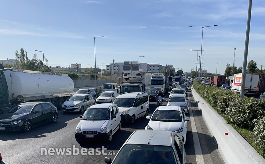 Κίνηση τώρα: Χάος στον Κηφισό μετά από τροχαία – Μποτιλιάρισμα χιλιομέτρων