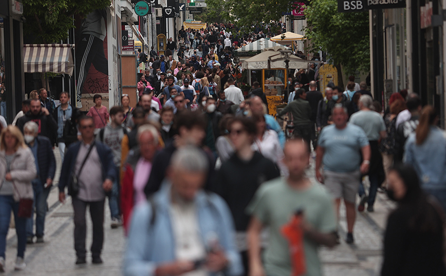 Απαισιοδοξία για το μέλλον και έλλειψη εμπιστοσύνης στους θεσμούς δείχνει το 66% των νέων ενηλίκων στην Ελλάδα