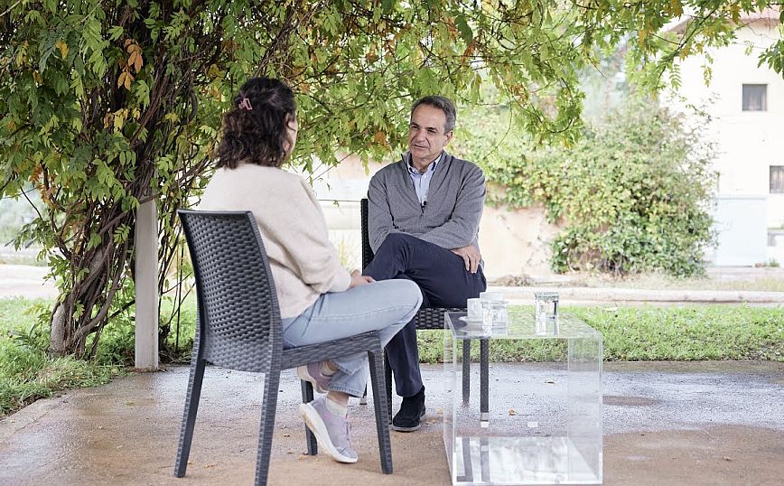 Η συνομιλία του Κυριάκου Μητσοτάκη με θύμα έμφυλης βίας – «Σπάμε την σιωπή. Σπάμε τα ταμπού»