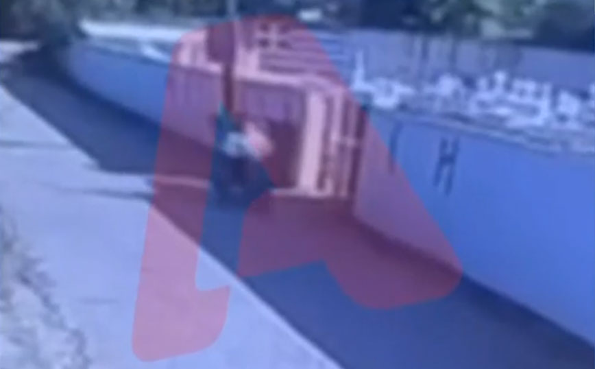 Καταγγελία για την αδελφή της Ρούλας Πισπιρίγκου – «Παίρνει τα δώρα που αφήνει ο Μάνος Δασκαλάκης στον τάφο της Τζωρτζίνας και τα πετάει»