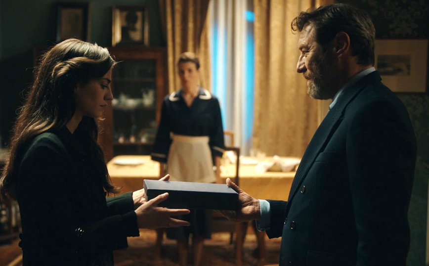 Το ναυάγιο – Spoiler: Μια βαλίτσα εντοπίζεται στις αποθήκες του λιμενικού και κρύβει ένα μυστικό