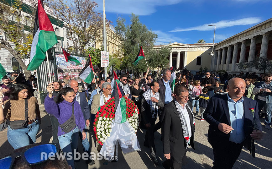 Στεφάνι κατέθεσε ο πρέσβης της Παλαιστίνης στο Πολυτεχνείο