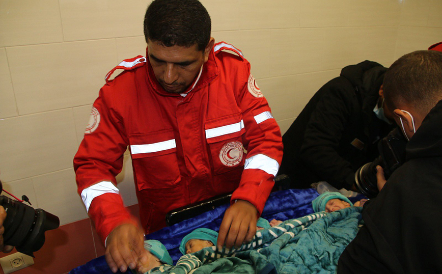 Έφτασαν στην Αίγυπτο 28 από τα 31 πρόωρα μωρά του νοσοκομείου Αλ Σίφα της Γάζας