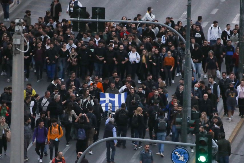 Φρούριο η Αθήνα για την 50ή επέτειο της εξέγερσης του Πολυτεχνείου – Οι κλειστοί δρόμοι, τι αλλάζει στα μέσα μεταφοράς