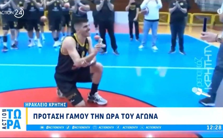 «Θα το πάρεις το παιδί;» – Η πρόταση γάμου την ώρα αγώνα μπάσκετ του Εργοτέλη