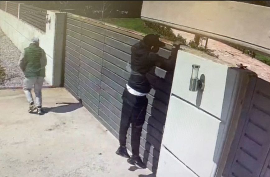 Βίντεο-ντοκουμέντα: Έτσι δρούσε η συμμορία που έκλεβε πολυτελείς κατοικίες σε Αττική και Πιερία