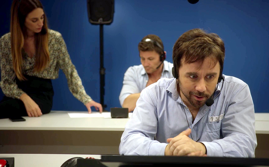 Στα σύρματα – Spoiler: Οι κλήσεις της Βανέσας και του Ιούλιου γίνονται όλο και πιο θερμές Στα σύρματα – Spoiler: Οι κλήσεις της Βανέσας και του Ιούλιου γίνονται όλο και πιο θερμές