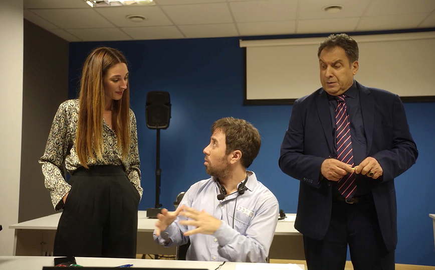 Στα σύρματα – Spoiler: Οι κλήσεις της Βανέσας και του Ιούλιου γίνονται όλο και πιο θερμές Στα σύρματα – Spoiler: Οι κλήσεις της Βανέσας και του Ιούλιου γίνονται όλο και πιο θερμές