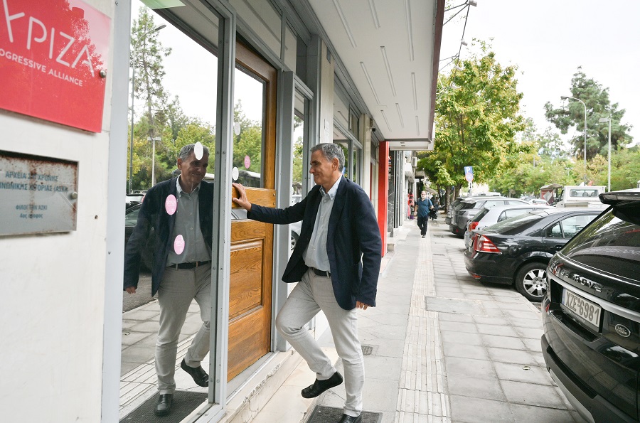 Μπήκαν τα θεμέλια διάσπασης στο ΣΥΡΙΖΑ: Ποιοι δεν μπορούν να συνυπάρξουν με τους άλλους &#8211; Η χειραψία Καραμανλή-Μητσοτάκη